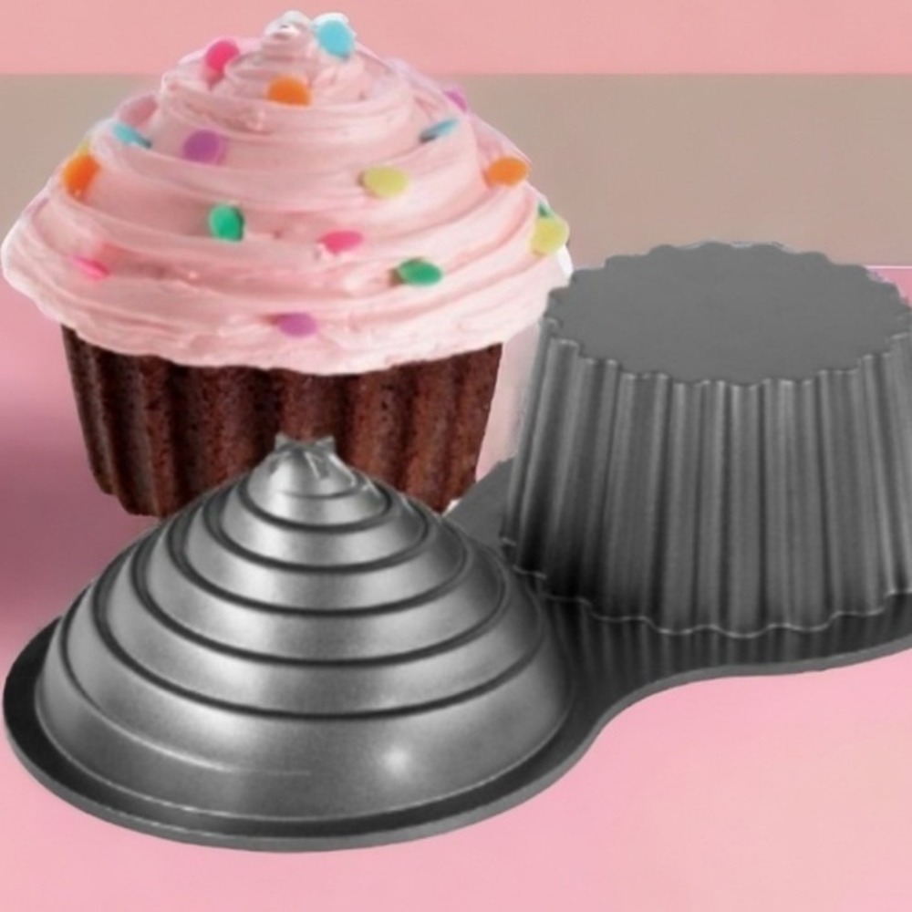 Wilton Dimensions Giant Cupcake Pan 2105-5038 Non-Stick Cast Aluminum 10 Cup 3D